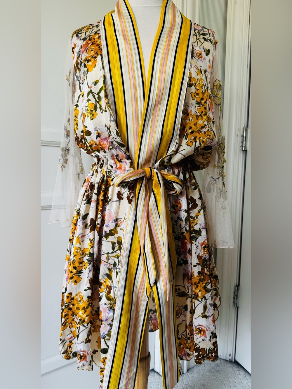 Aratta Silent Journey silky jacket